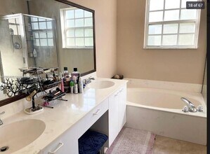 409 NW 87th Ln in Coral Springs, FL - Building Photo - Building Photo