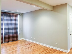 3810 N Marshfield Ave, Unit 1 in Chicago, IL - Building Photo - Building Photo