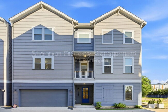 property at 2204 Lou Ellen Ln