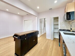 130 Beach St in Jersey City, NJ - Building Photo - Building Photo