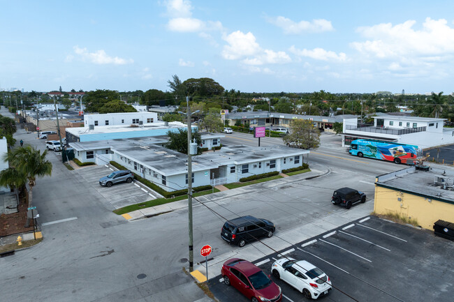The Palm Beach Flaimingo in Lake Worth Beach, FL - Building Photo - Building Photo