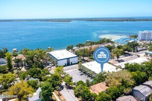 105 Allen Ave in Panama City, FL - Building Photo