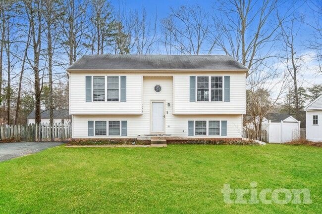 property at 11913 Hunting Ridge Dr