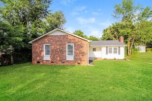 126 Saturn Ln in Greer, SC - Building Photo