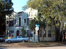 3524 Boulevard St Apartments