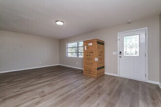 339 Regina Dr S in Largo, FL - Building Photo - Building Photo