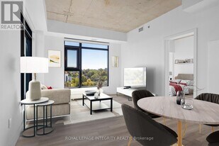 1376 Carling Ave in Ottawa, ON - Building Photo