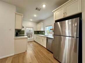 808 Oakhurst St in Houston, TX - Building Photo - Building Photo