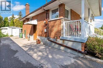 161 Hoover Crescent in Hamilton, ON - Building Photo - Building Photo