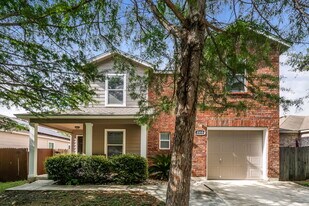 7918 Meadow Wind in San Antonio, TX - Building Photo