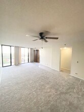 98-501 Koauka Loop-Unit -Park at Pearlridge in Aiea, HI - Building Photo - Building Photo