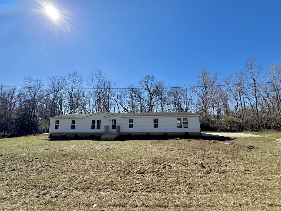 525 Horsefly Rd in Portal, GA - Building Photo