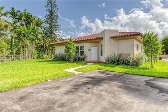 14885 NE 7th Ave in Miami, FL - Building Photo - Building Photo