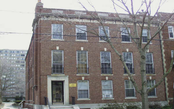 12 Dean Rd in Brookline, MA - Foto de edificio