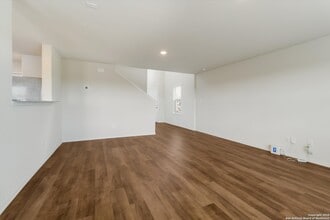 414 Retama Pass in San Antonio, TX - Building Photo - Building Photo