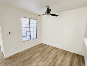 2617 S Durango Dr in Las Vegas, NV - Building Photo - Building Photo