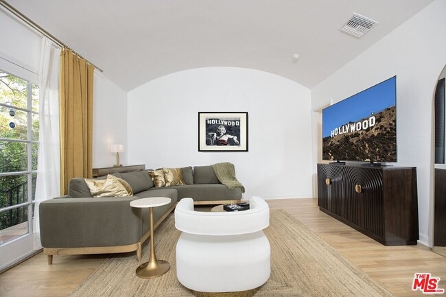 953 N Martel Ave in Los Angeles, CA - Building Photo - Building Photo