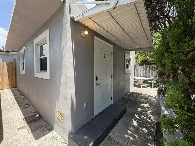 221 SW 11th Ave, Unit B