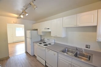 Portland Place Apartments in Boulder, CO - Building Photo - Building Photo