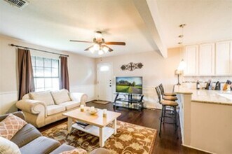 1122 Bagby Ave in Waco, TX - Building Photo - Building Photo