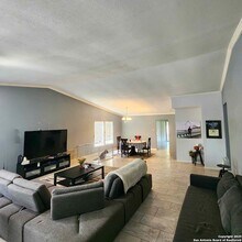 10539 Country Flower in San Antonio, TX - Building Photo - Building Photo