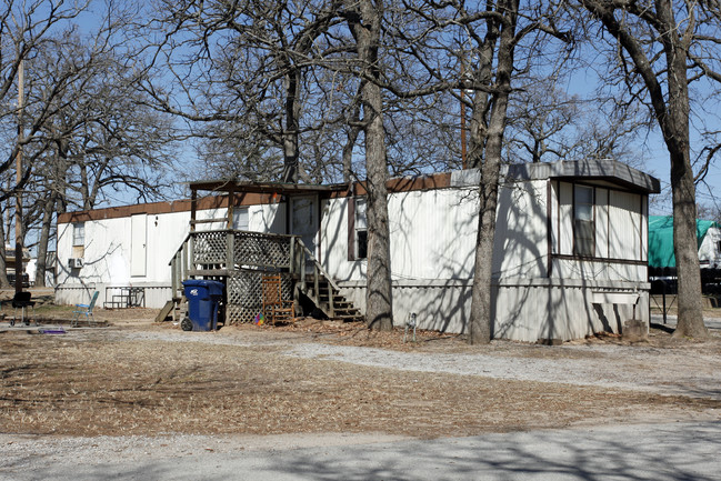 West Oaks Mobile Home Park in Oklahoma City, OK - Building Photo - Building Photo