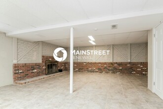 2756 Tiara Dr in Arnold, MO - Foto de edificio - Building Photo