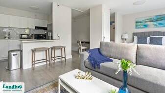 305 Dr. M.L.K. Jr St S in St. Petersburg, FL - Building Photo