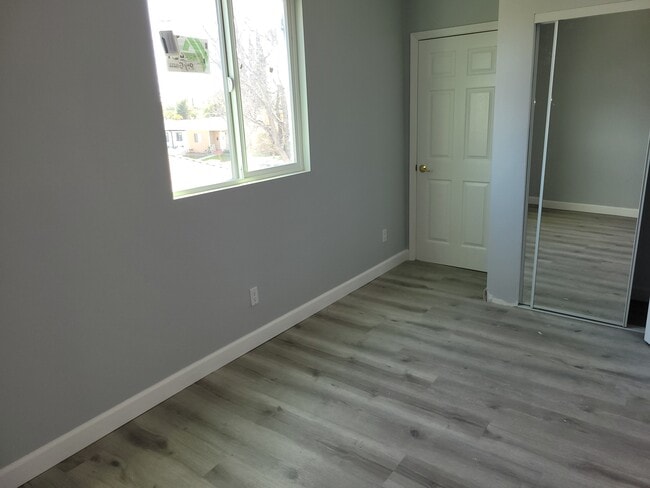 17451 Martha St in Encino, CA - Building Photo - Building Photo
