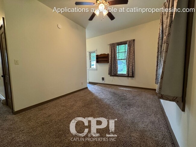 59 Main St in Cathlamet, WA - Building Photo - Building Photo