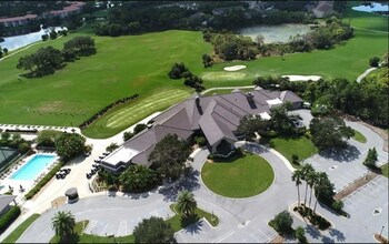 9300 Clubside Cir in Sarasota, FL - Foto de edificio - Building Photo