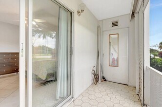 549 Fanshaw N, Unit 5490 in Boca Raton, FL - Foto de edificio - Building Photo