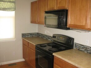 7299 Creekfront Dr in Fountain, CO - Building Photo - Building Photo