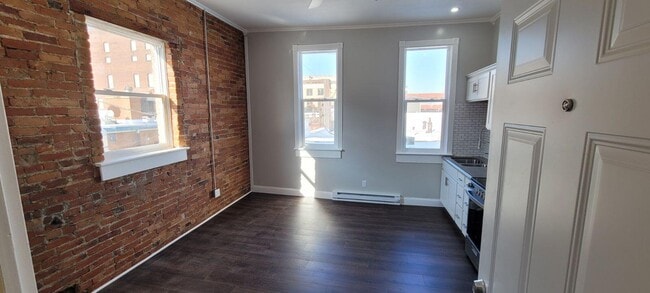 118 1/2 E Sandusky St, Unit 3 in Findlay, OH - Building Photo - Building Photo