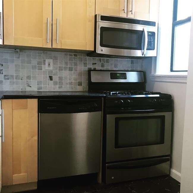 260 Harrison Ave-Unit -106 in Jersey City, NJ - Foto de edificio - Building Photo