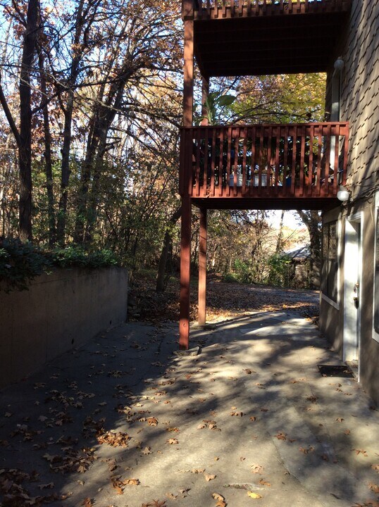 7034 Woodson Rd in Raytown, MO - Building Photo