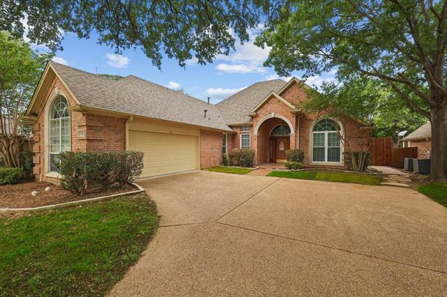 property at 2413 Oak Brook Dr