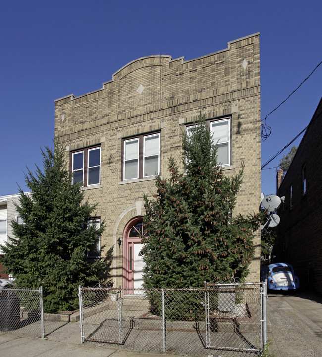 324 Danforth Ave in Jersey City, NJ - Building Photo - Building Photo