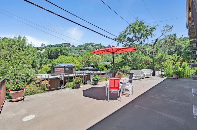 512-514 The Alameda in San Anselmo, CA - Building Photo - Building Photo