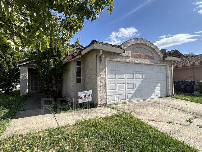 property at 4956 Villa Royale Way