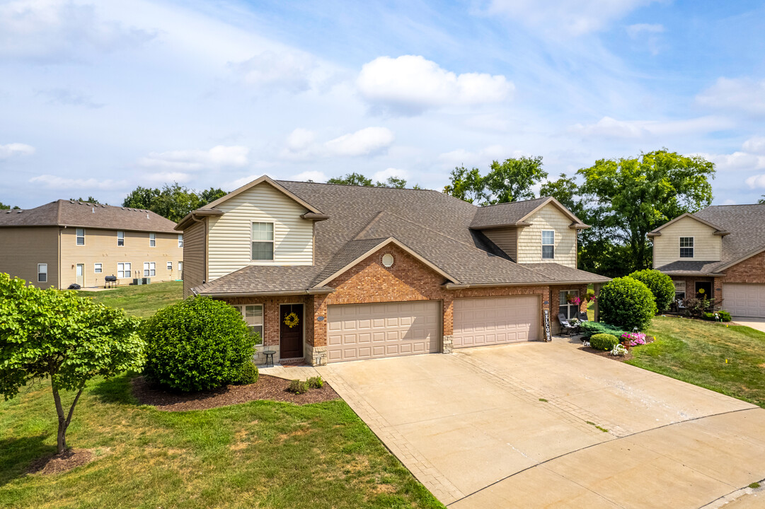 Jenne Hill Townhomes in Columbia, MO - Building Photo