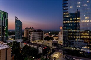 3324 Peachtree Rd in Atlanta, GA - Building Photo