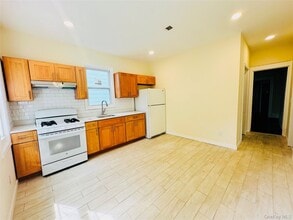 71 N Hamilton St in Poughkeepsie, NY - Building Photo - Building Photo