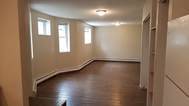 property at 2328 1/2 W 6th St