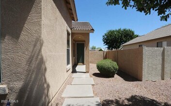 3462 E Powell Way in Gilbert, AZ - Building Photo - Building Photo