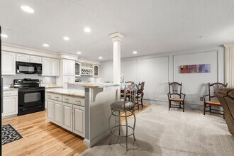 1001 Marina Dr in Quincy, MA - Building Photo - Building Photo