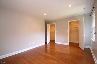 1410 Normandy Ct, Unit 1410 in Flemington, NJ - Building Photo - Building Photo