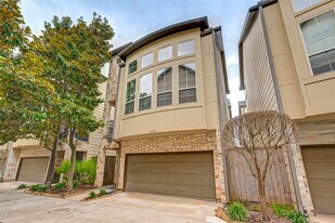 2906 Leeland St in Houston, TX - Building Photo