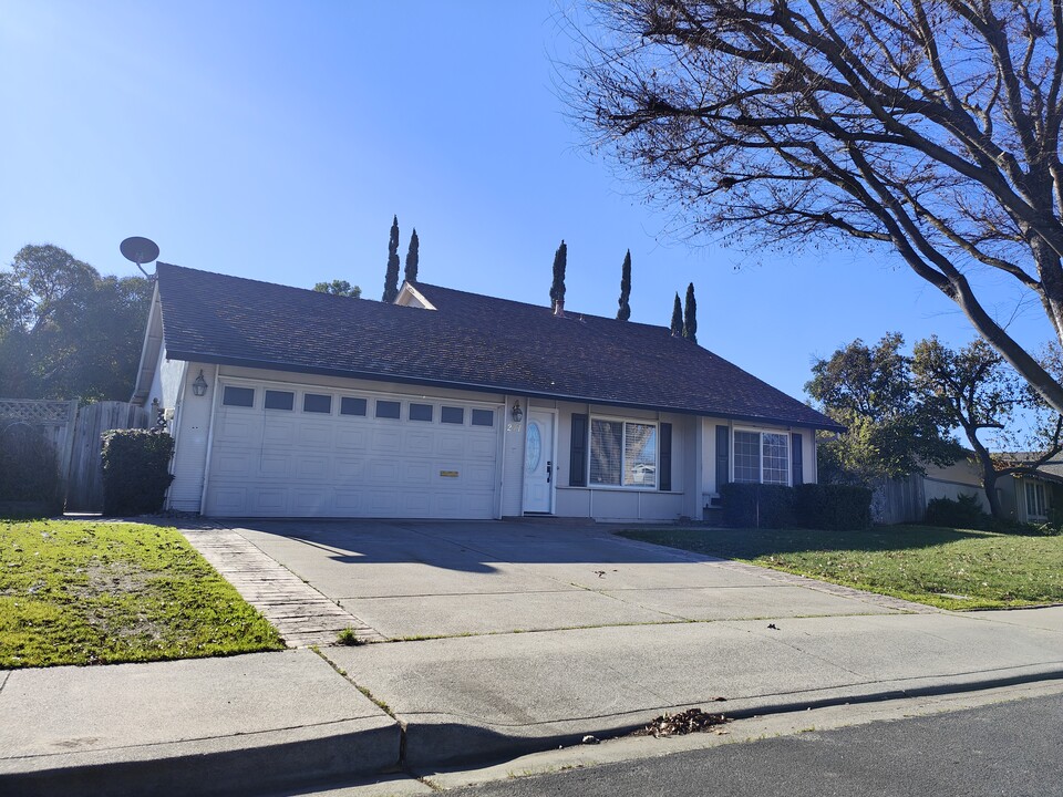 277 Olivina Ave in Livermore, CA - Building Photo