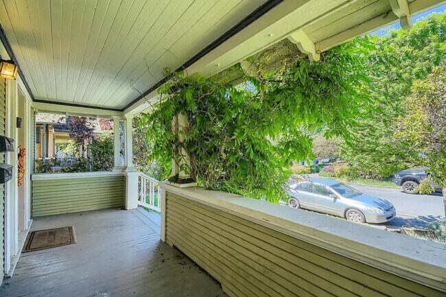 1534 SE 46th Ave in Portland, OR - Building Photo - Building Photo